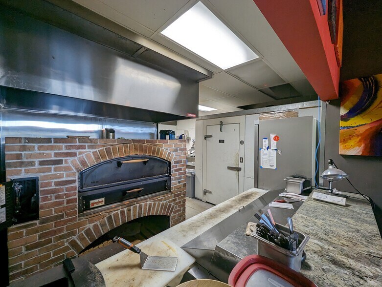 More Photos Of 402-404 S Nevada Ave, Colorado Springs Restaurant For Lease