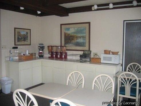 More Photos Of 275 S Whitewoman St, Coshocton Hotel For Sale