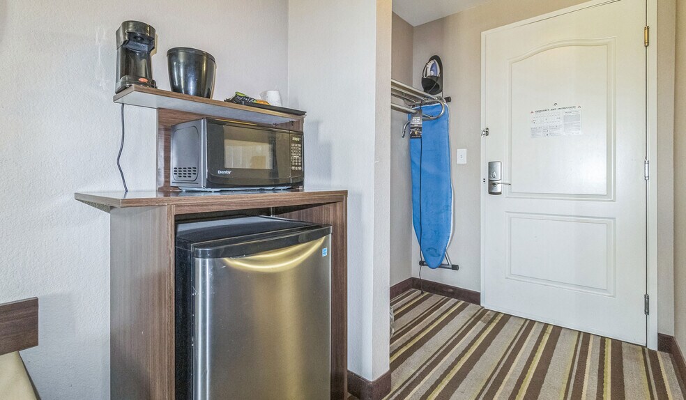 More Photos Of 3432 Interstate 20, Stanton Hotel For Sale