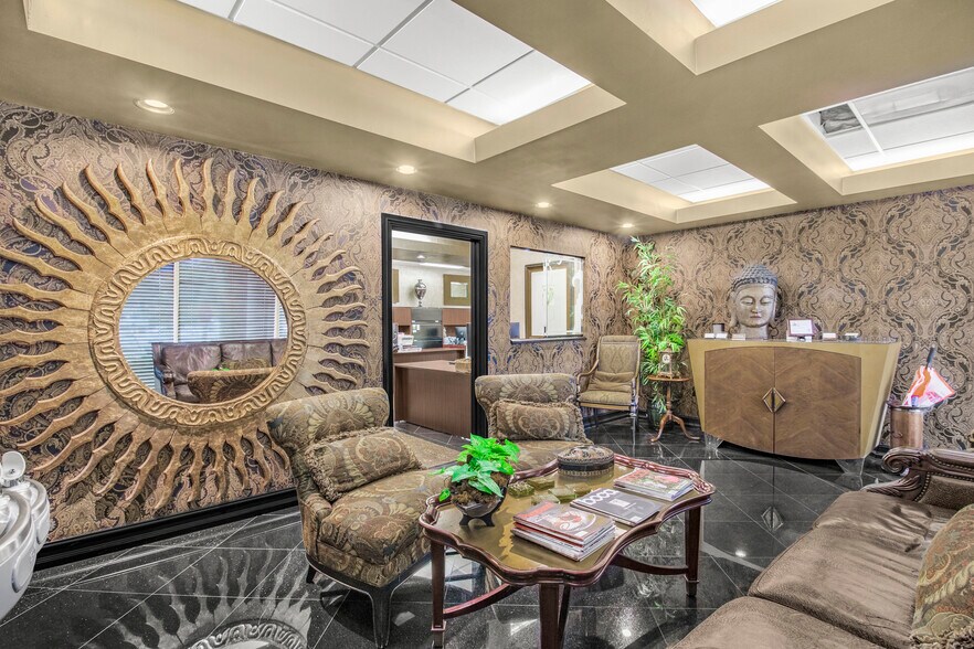 More Photos Of 71 NE 27th Ave, Pompano Beach Office For Sale