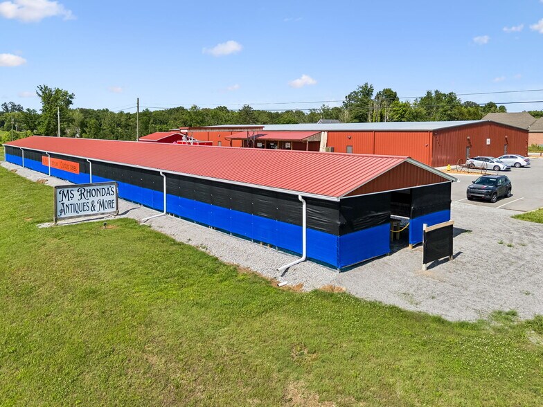 More Photos Of 4070 Old Highway 431, Greenbrier Freestanding For Sale