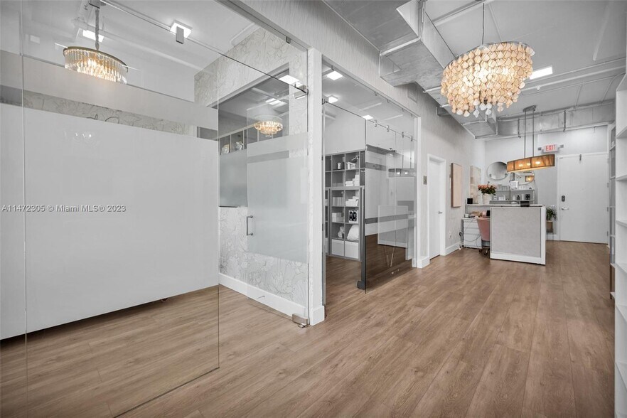 More Photos Of 1560 Lenox Ave, Miami Beach Office For Sale