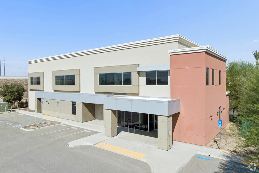 More Photos Of 5000 Commerce Dr, Bakersfield Medical For Sale