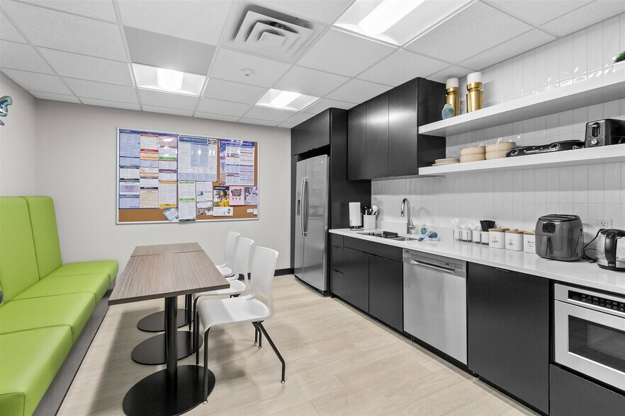 More Photos Of 2056 Woodlane Dr, Woodbury Medical For Sale