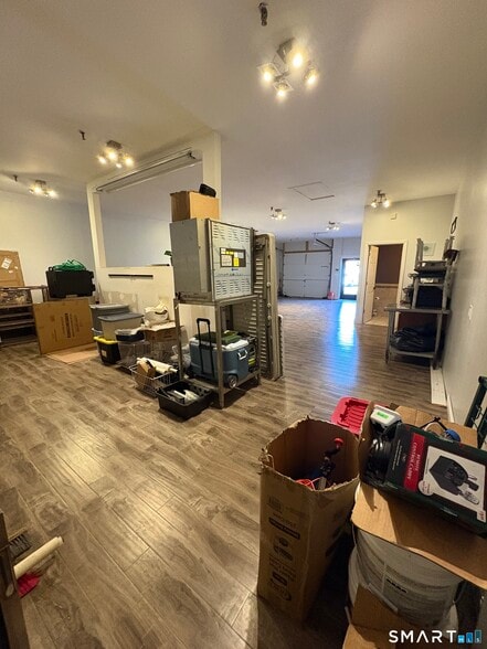 More Photos Of 400 Chapel Rd, South Windsor Light Manufacturing For Sale