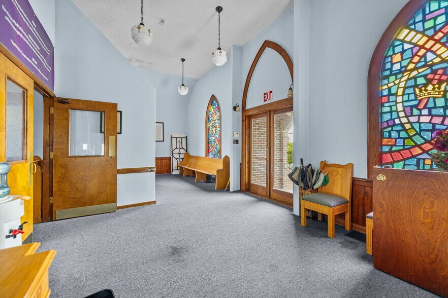 More Photos Of 405 Cherokee St, Kings Mountain Religious Facility For Sale