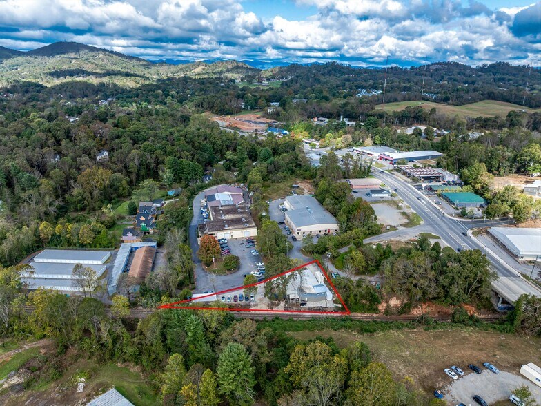 More Photos Of 24 Old County Home Rd, Asheville Light Distribution For Sale