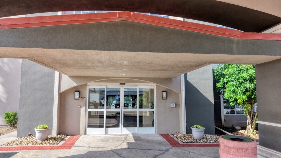 More Photos Of 10446 Interstate 37, Corpus Christi Hotel For Sale