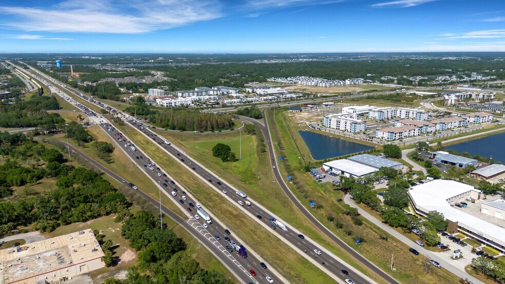 More Photos Of 215 Interstate Blvd, Sarasota Warehouse For Sale