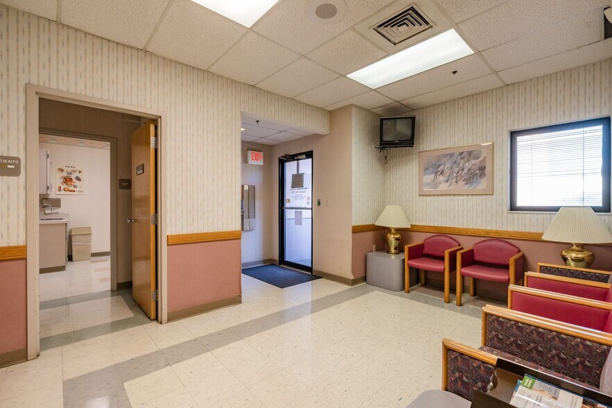 More Photos Of 6500 Preston Hwy, Louisville Medical For Lease