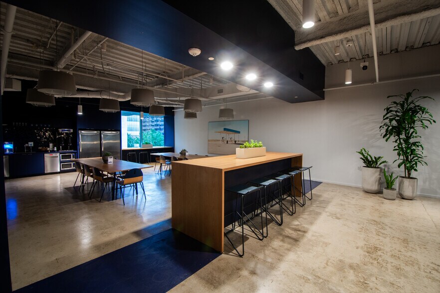 More Photos Of 750 N Saint Paul St, Dallas Office Residential For Lease