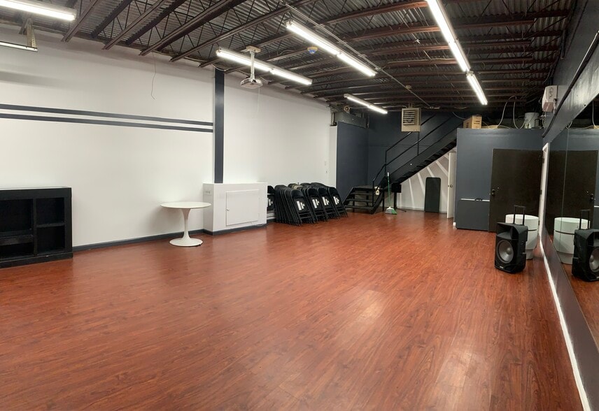 More Photos Of 4719-4731 Stamp Rd, Temple Hills Service For Sale