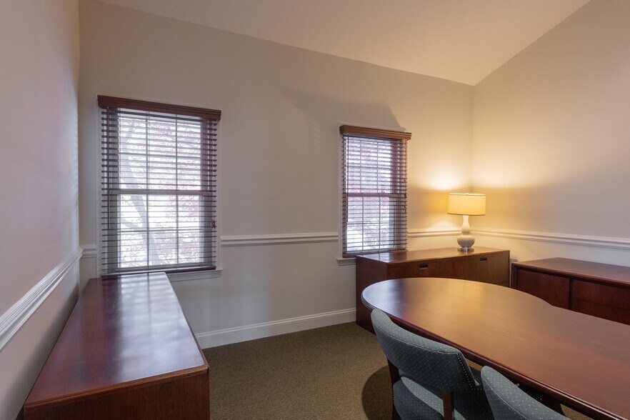 More Photos Of 10470-10476 Armstrong St, Fairfax Medical For Sale