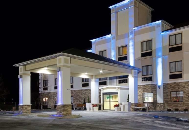 Primary Photo Of 1077 W US 223, Adrian Hotel For Sale