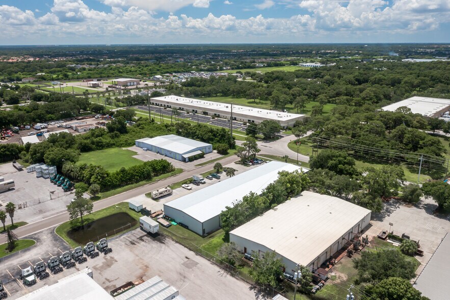 More Photos Of 6224 31st St E, Bradenton Warehouse For Lease