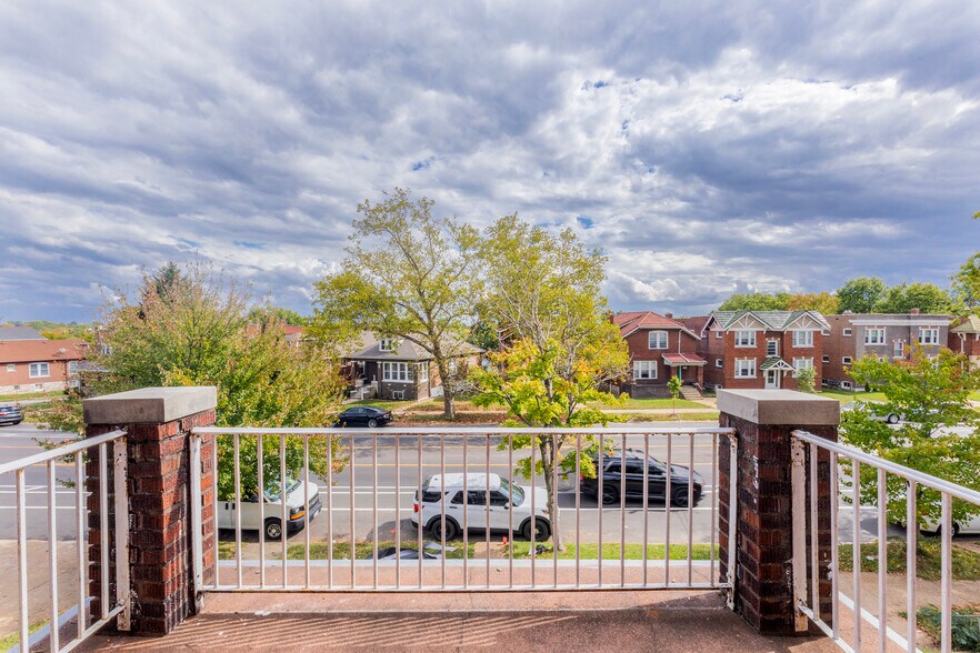 More Photos Of 5617 S Kingshighway Blvd, Saint Louis Multifamily For Sale