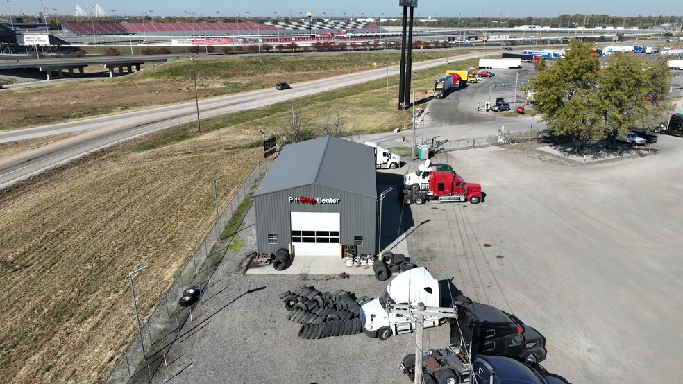 Primary Photo Of 895 Madison Rd, East Saint Louis Truck Terminal For Sale