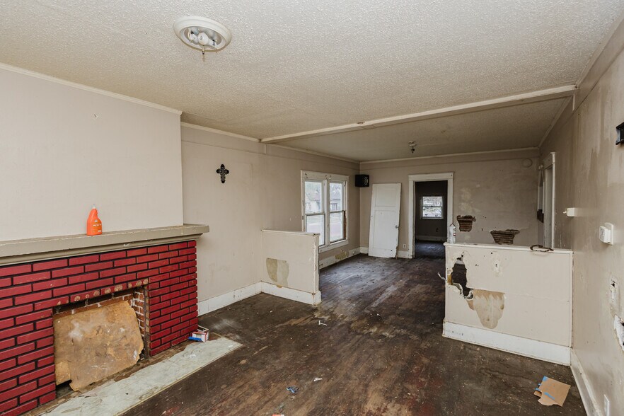 More Photos Of 123 E Madison Ave, Arkansas City Apartments For Sale