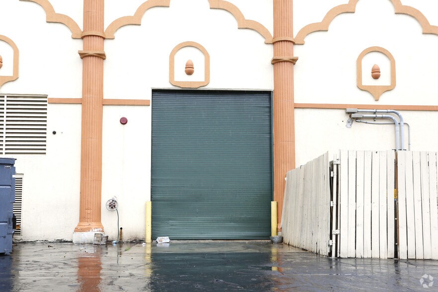 More Photos Of 5675 Jimmy Carter Blvd, Norcross Restaurant For Lease