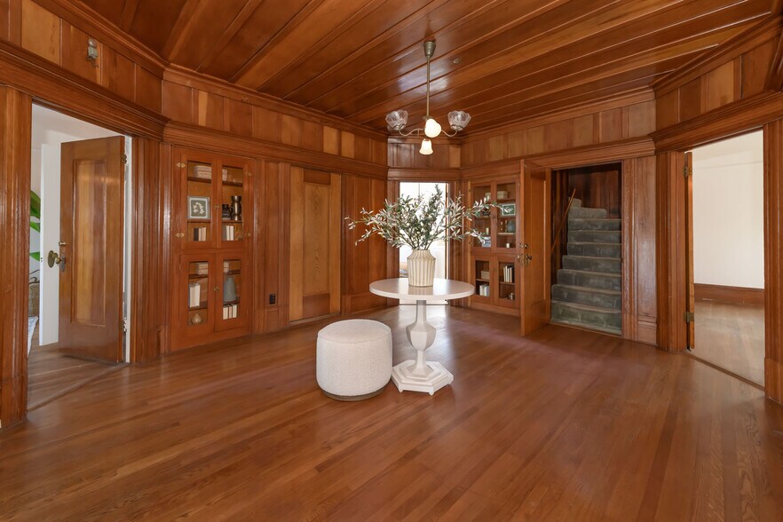 More Photos Of 8 Keller St, Petaluma Office Residential For Sale