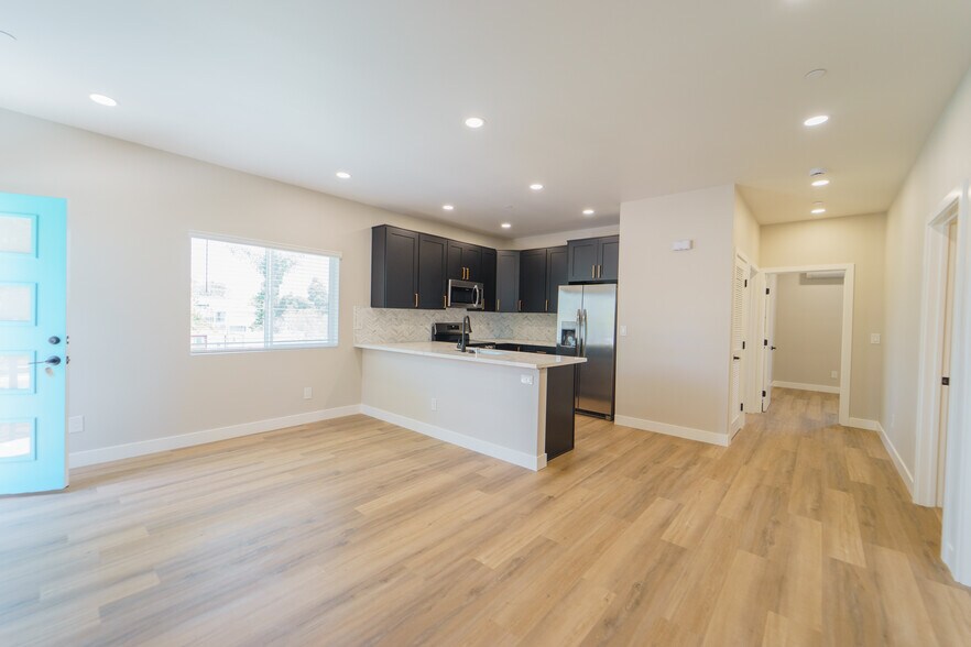 More Photos Of 3363 A St, San Diego Apartments For Sale