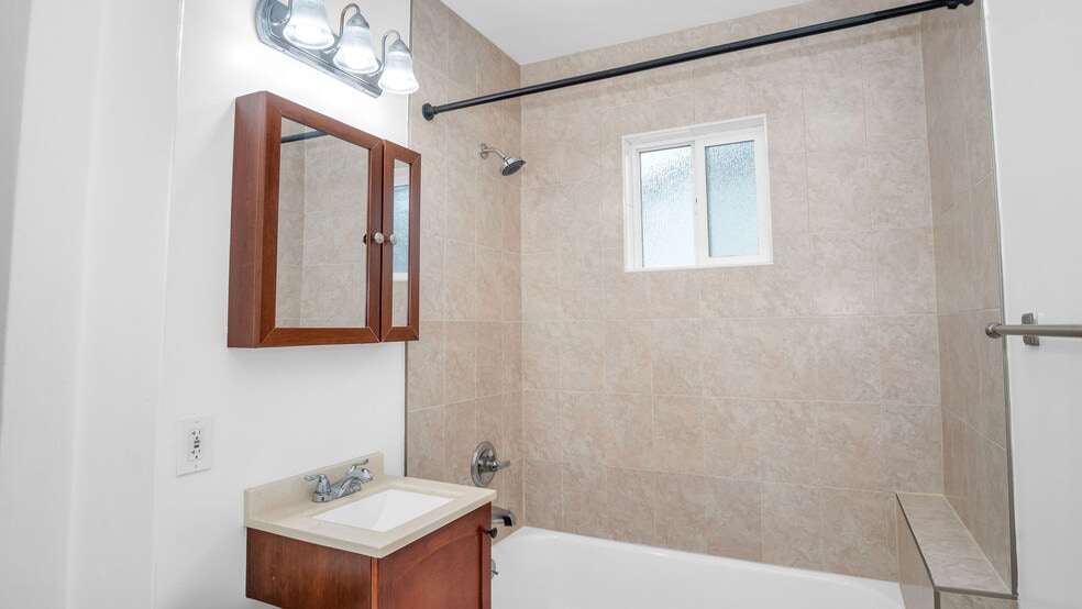 More Photos Of 10346 Oro Vista Ave, Sunland Multifamily For Sale