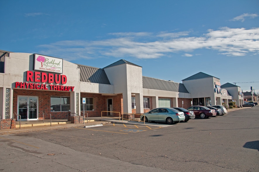 More Photos Of 713-745 S Mission St, Sapulpa Unknown For Lease