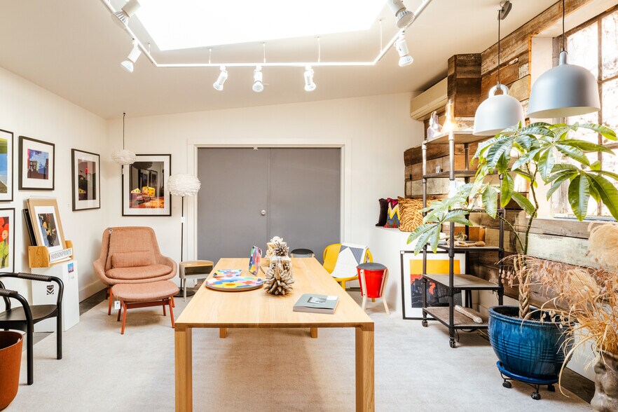 More Photos Of 705 Warren St, Hudson Storefront Retail Residential For Sale