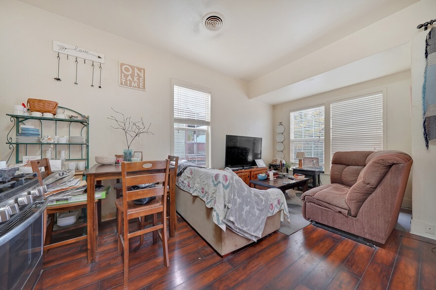 More Photos Of 36 Main St, Sutter Creek Restaurant For Sale