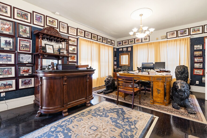 More Photos Of 1902 W Cass St, Tampa Office For Lease