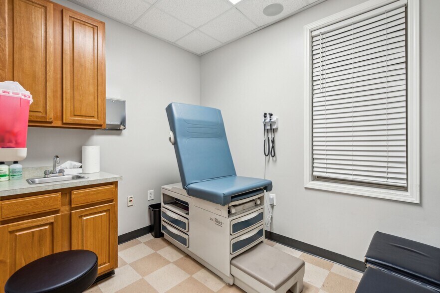 More Photos Of 5880 Rivers Ave, North Charleston Medical For Sale