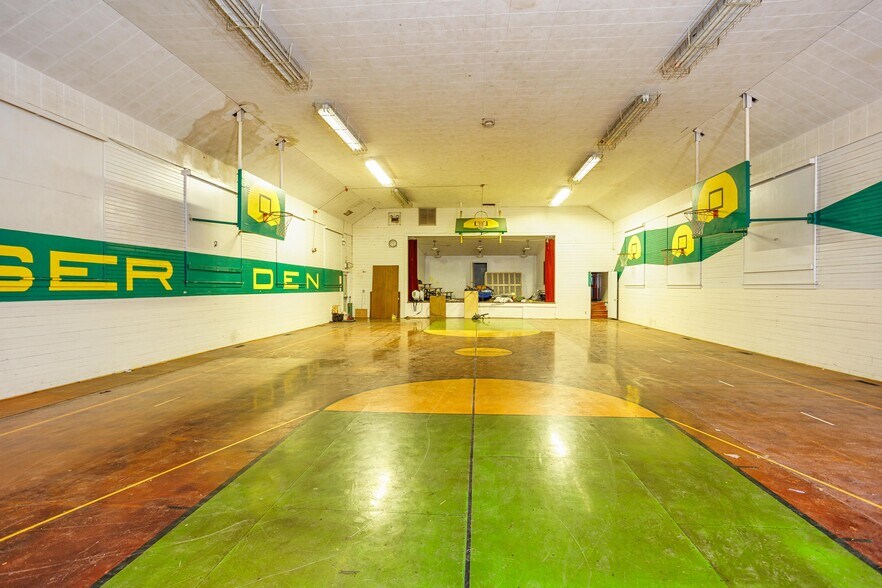 More Photos Of 41515 SE Thomas Rd, Sandy Schools For Lease