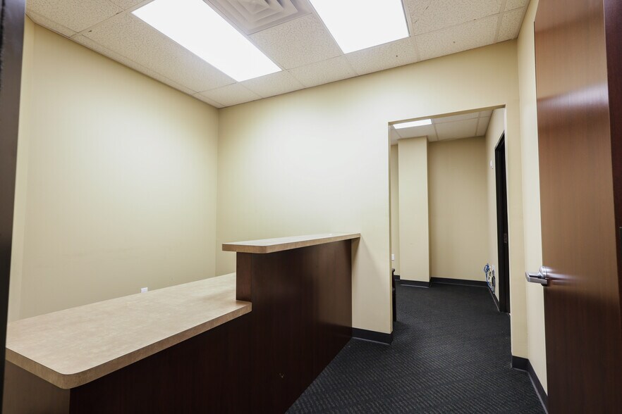 More Photos Of 4000 Garth Rd, Baytown Medical For Sale