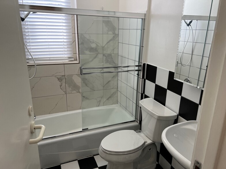 More Photos Of 1100 Clay St, San Francisco Apartments For Sale