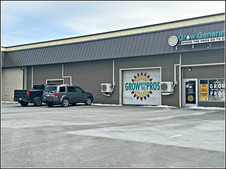 More Photos Of 510 Wilson St, Brewer Freestanding For Lease