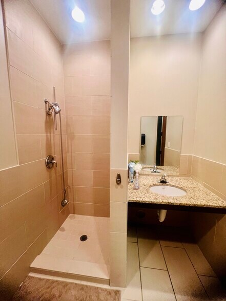 More Photos Of 7709 San Jacinto Pl, Plano Office For Sale