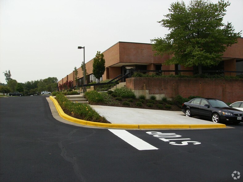 More Photos Of 4400 Forbes Blvd, Lanham Light Distribution For Lease