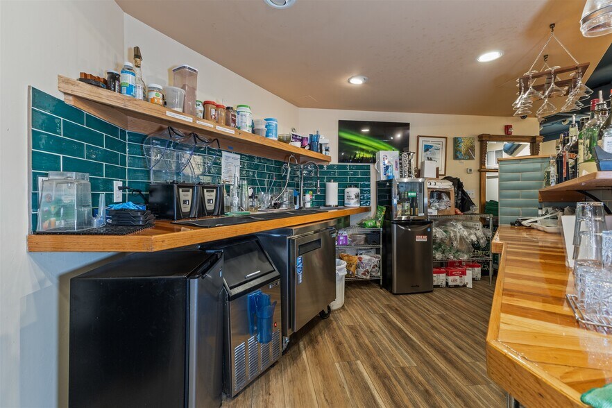 More Photos Of 700 Yampa, Steamboat Springs Restaurant For Sale