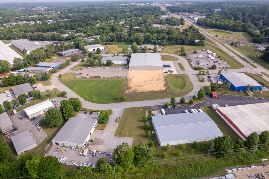 More Photos Of 176 Commerce Center Cir, Jackson Flex For Lease