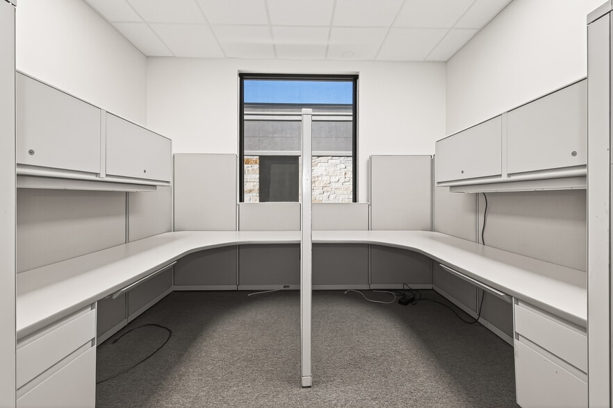 More Photos Of 25145 Star Ln, Katy Office For Sale