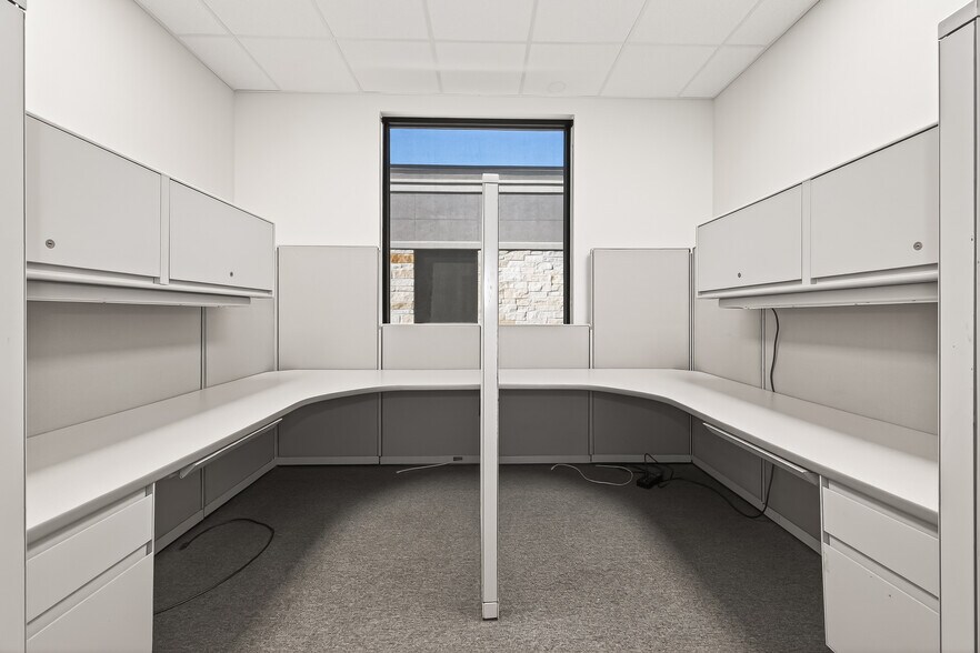 More Photos Of 25145 Star Ln, Katy Office For Sale