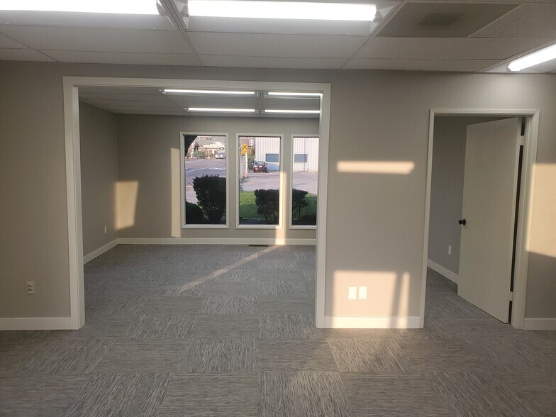 More Photos Of 98 E 9th St, Wenatchee Office Residential For Lease