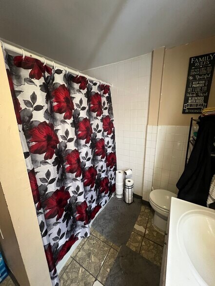 More Photos Of 2043 Asbury Ave, Evanston Multifamily For Sale