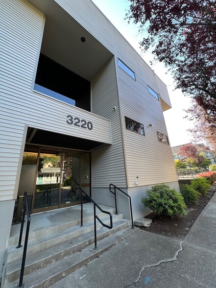 Primary Photo Of 3220 SW First Ave, Portland Office For Lease