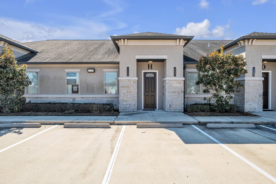 Primary Photo Of 12262 Queenston Blvd, Houston Unknown For Lease