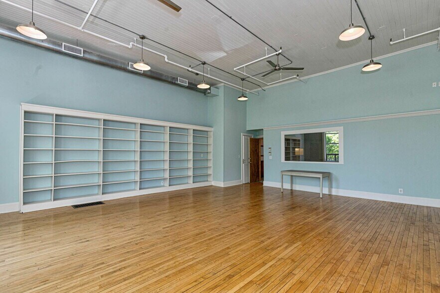 More Photos Of 1237 Broadway, Columbus Storefront For Sale