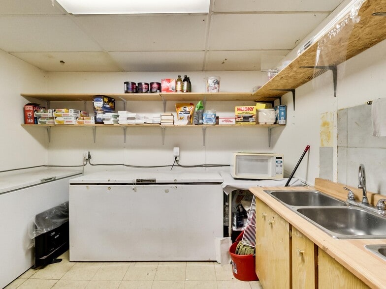 More Photos Of 44 Francis St, Hamilton Flex For Sale