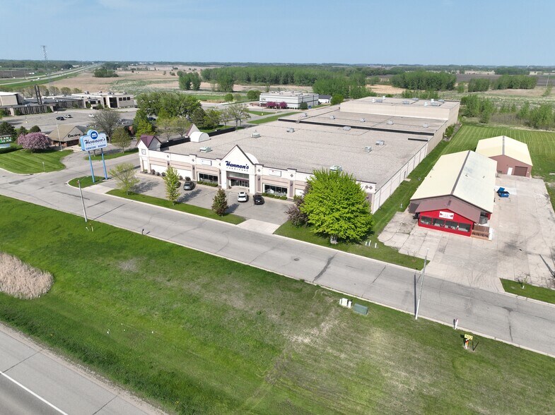 More Photos Of 3901 Abbott Dr, Willmar Freestanding For Sale