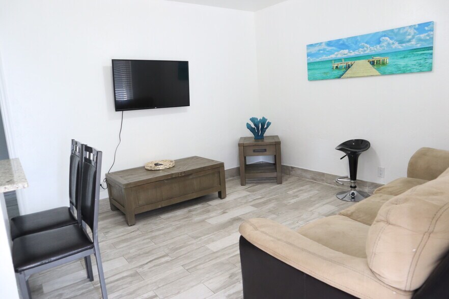 More Photos Of 101-107 Tacoma Ln, West Palm Beach Apartments For Lease