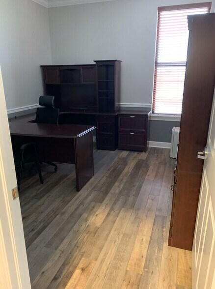 More Photos Of 9681 Gladiolus Dr, Fort Myers Office For Lease